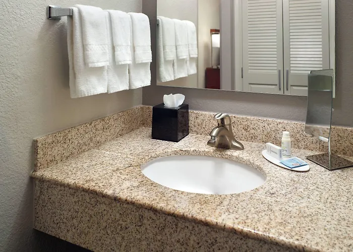 Courtyard By Marriott Macon