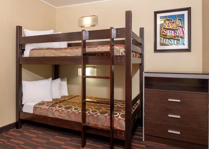 Best Western Plus Raffles Inn&Suites