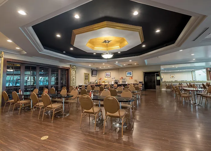 Howard Johnson By Wyndham Fullerton/Anaheim Conference Cntr