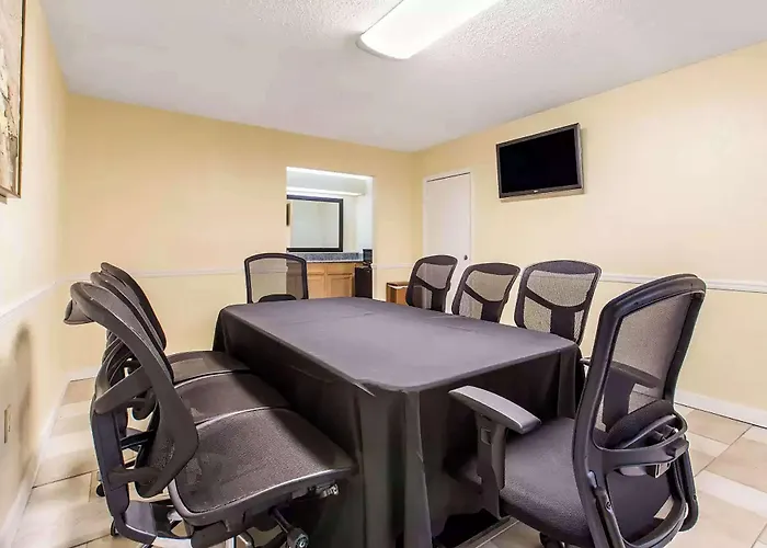 Ramada By Wyndham Santee I-95