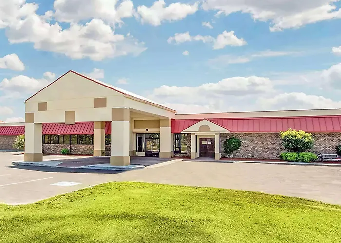Ramada By Wyndham Santee I-95