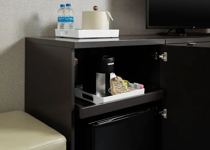 Four Points By Sheraton Milwaukee North Shore