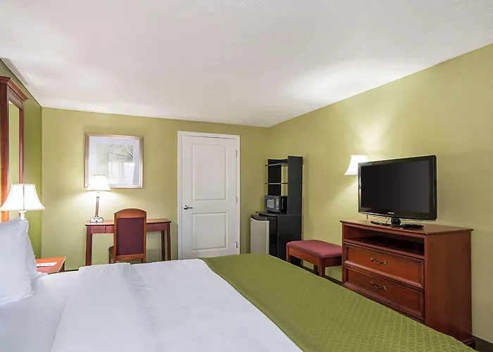 Quality Inn Weston
