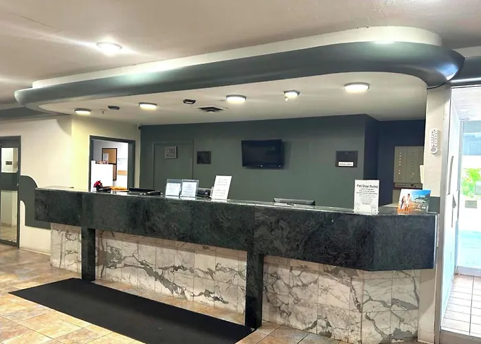Howard Johnson By Wyndham Saint Joseph Benton Harbor