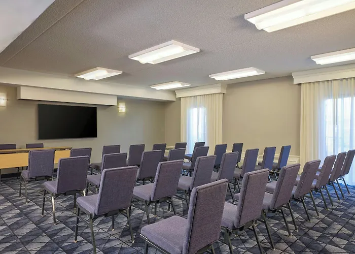 Courtyard By Marriott Phoenix North