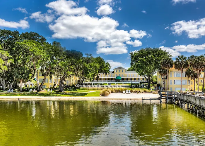 Lakeside Inn On Lake Dora