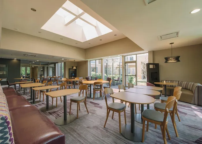 Courtyard By Marriott Nashua