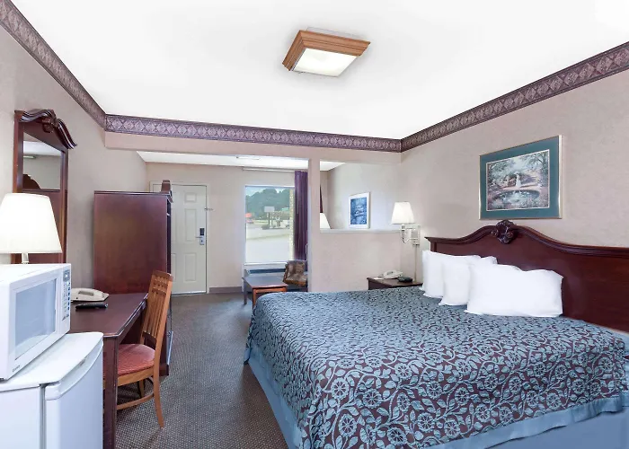 Days Inn By Wyndham Morristown