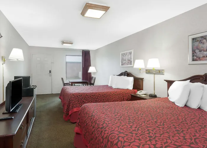 Days Inn By Wyndham Morristown