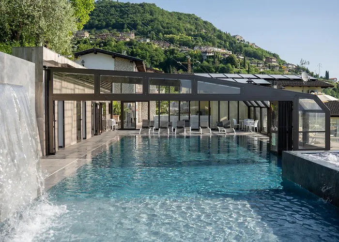 Village Hotel Lucia