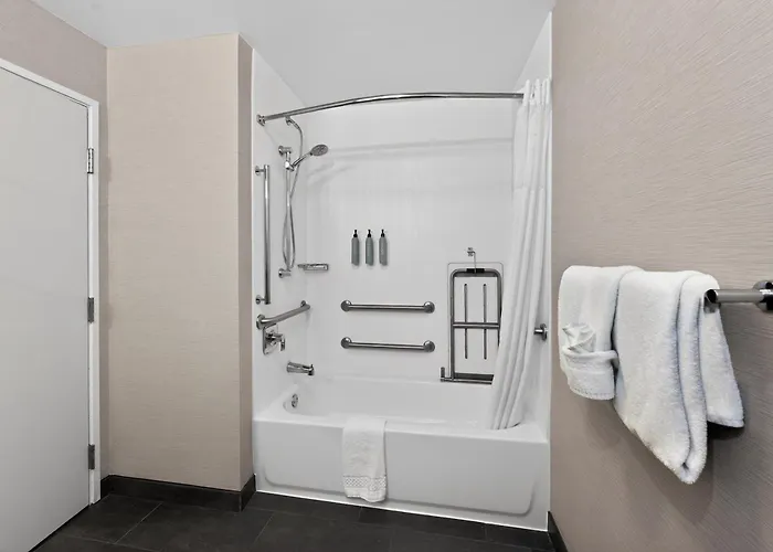 Courtyard By Marriott Burlington