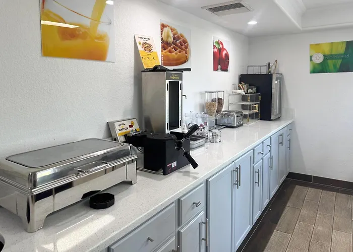 Quality Inn & Suites Tuscaloosa Near University