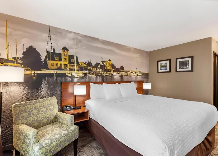 Clarion Pointe Racine - Mount Pleasant