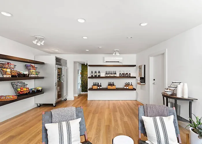Upvalley Inn & Hot Springs, An Ascend Collection Hotel