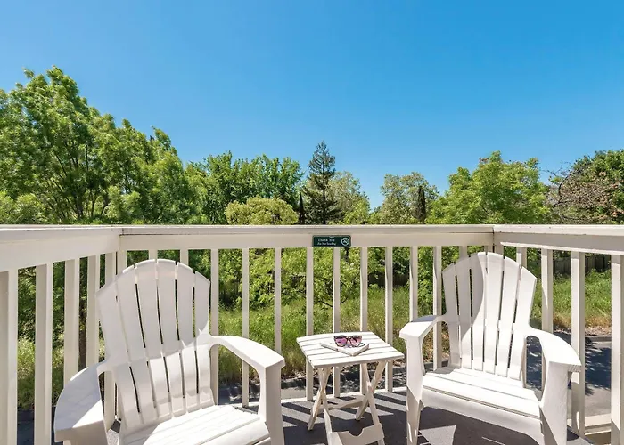Upvalley Inn & Hot Springs, An Ascend Collection Hotel