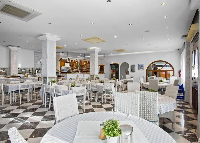 Contaratos Beach Hotel