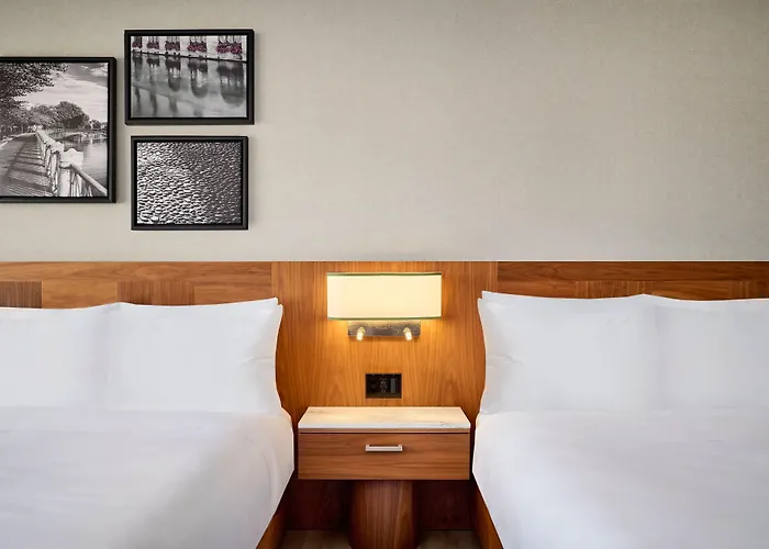 Ômage Hotel, Montreal Laval, a Tribute Portfolio Hotel