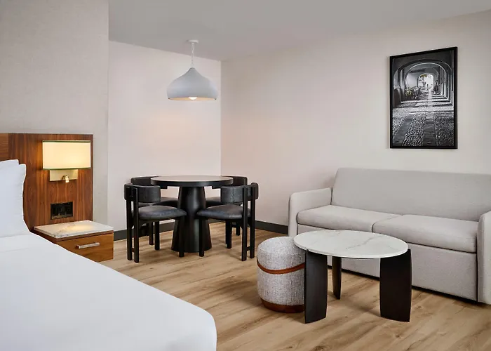 Ômage Hotel, Montreal Laval, a Tribute Portfolio Hotel