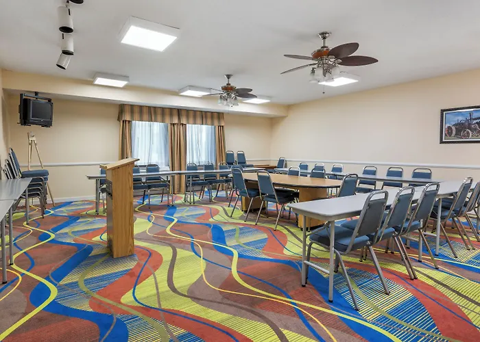 Quality Inn & Suites Near Amish Country