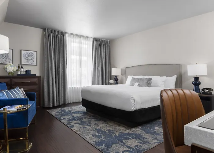 Seven Gables Inn, St Louis West, A Tribute Portfolio Hotel