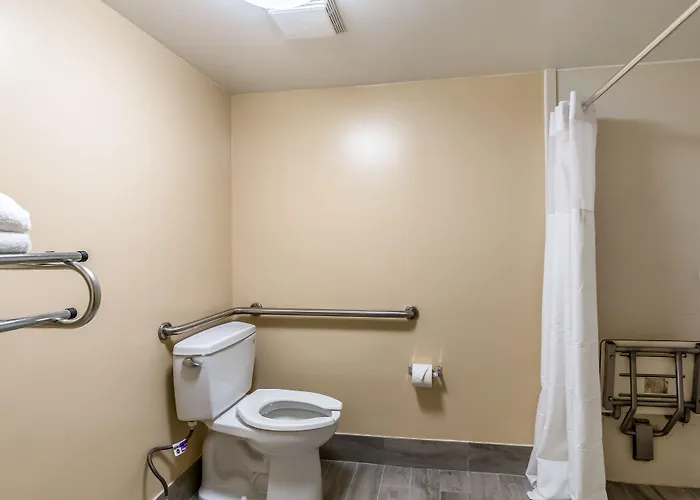 Quality Inn Palm Beach International Airport