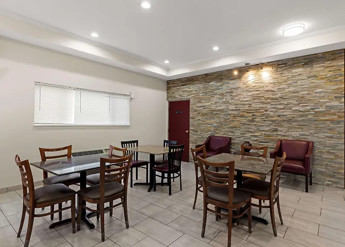 Red Lion Inn & Suites Caseyville