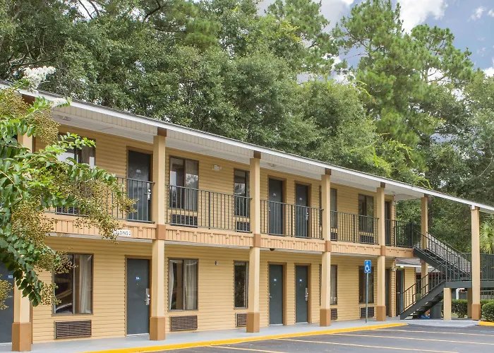 Howard Johnson By Wyndham Dothan