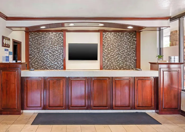Best Western Plus Weston Inn