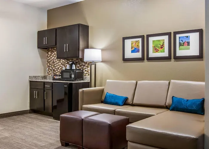 Comfort Suites Wooster Near University Campus