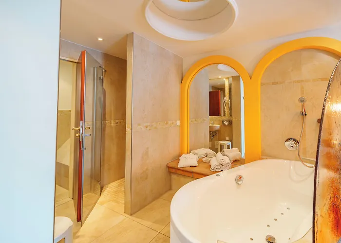 Bavaria Lifestyle Hotel Mit Klimaanlage, 18M Indoorpool