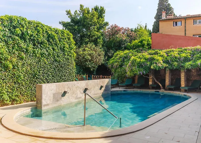 Hotel La Casa Pairal