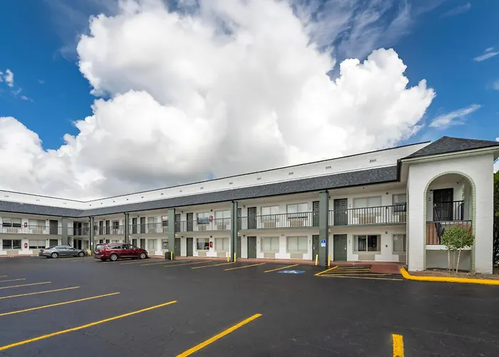 Quality Inn & Suites Orlando East - Ucf Area