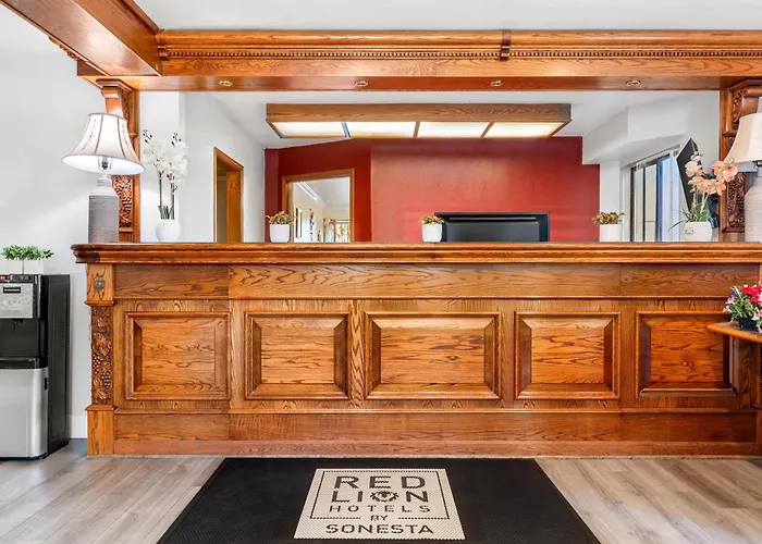 Red Lion Inn & Suites Lemoore