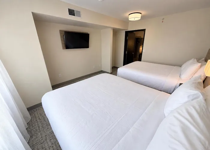 Country Inn & Suites By Radisson, Lansing, Mi