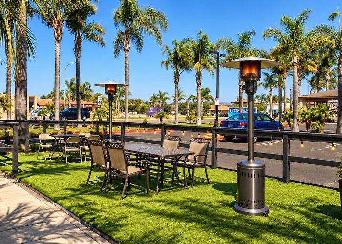 O'Cairns Inn And Suites