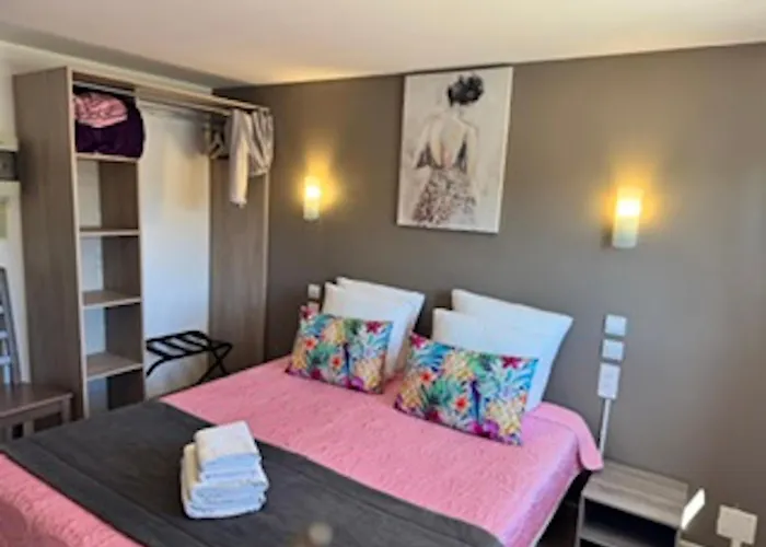 Logis Hotel Restaurant La Chaumiere