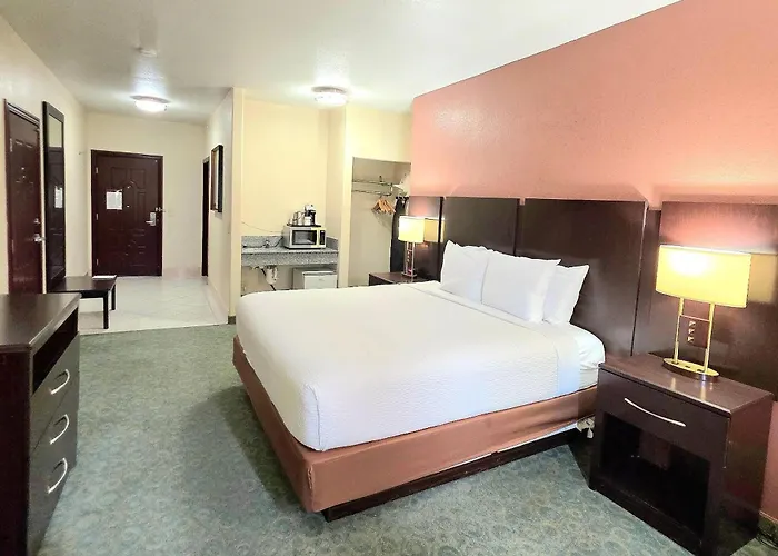 Ramada By Wyndham South Waco