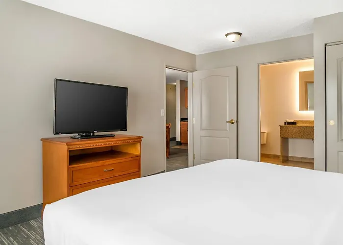 Country Inn & Suites By Radisson, Rossford - Toledo South