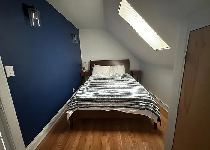 Bright, Big Family Escape, W/Parking, Dogs Welcome