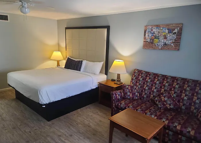 Tiltonlodge Inn & Suites