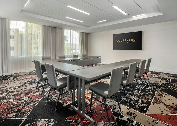 Courtyard By Marriott Athens Downtown