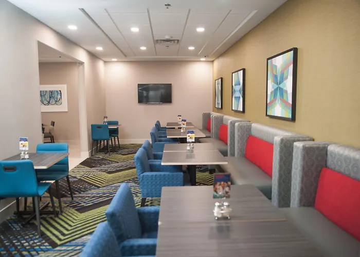 Holiday Inn Express Hotel & Suites Norfolk By Ihg