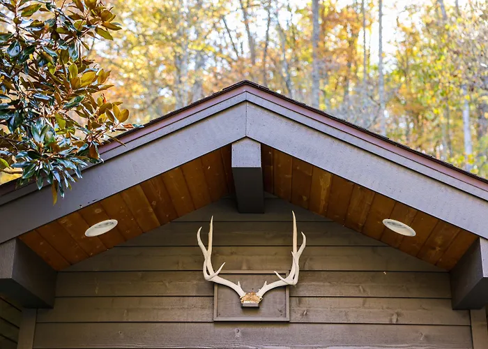 Outland Chalet & Suites Great Smoky Mountains
