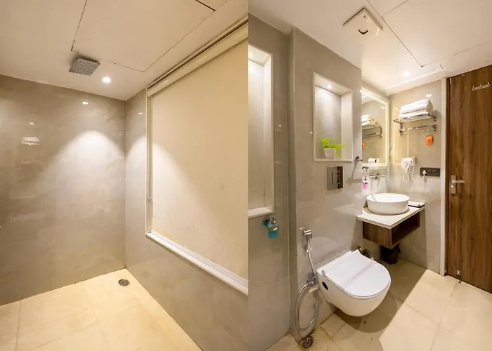 Hotel Grand Plaza - Near New Delhi Railway Station And Connaught Place - By M S Hospitality