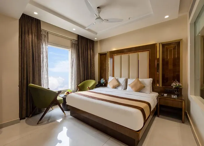 Hotel Grand Plaza - Near New Delhi Railway Station And Connaught Place - By M S Hospitality