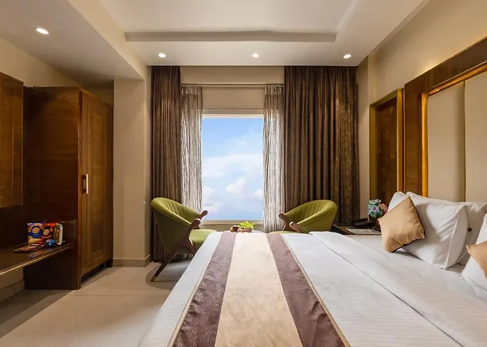 Hotel Grand Plaza - Near New Delhi Railway Station And Connaught Place - By M S Hospitality