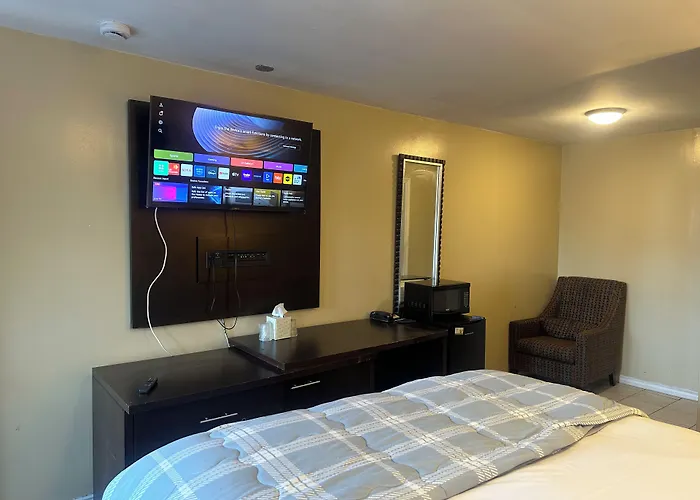American Plaza Motel London