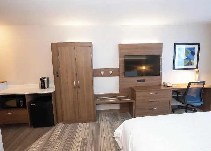 Holiday Inn Express & Suites Iron Mountain By Ihg