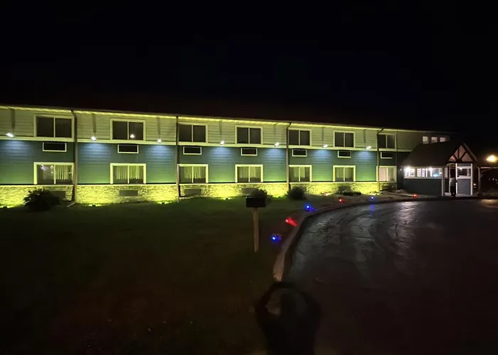Northwoods Inn And Suites