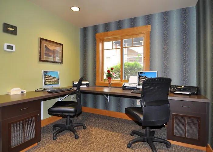 Lakeside Lodge And Suites